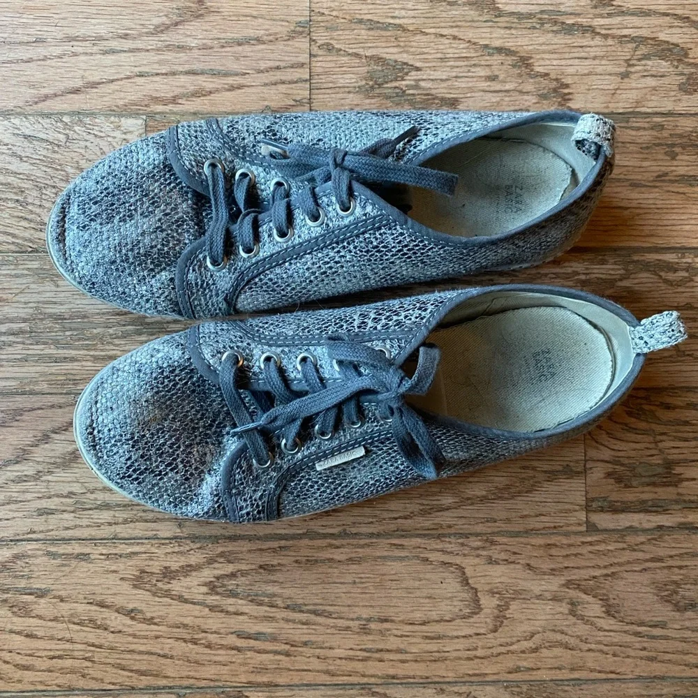 Zara sneakers Shoes Silver Animal Print Eu 41 US 10 excellent preowned condition